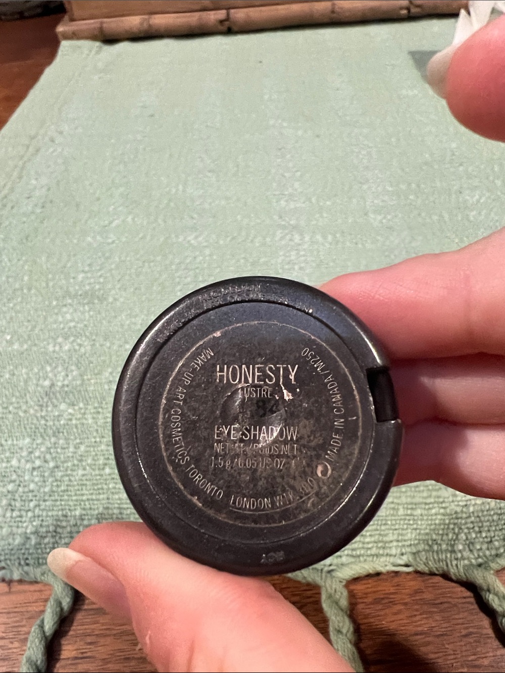 MAC Cosmetics Honesty Eyeshadow - Picture 4 of 4